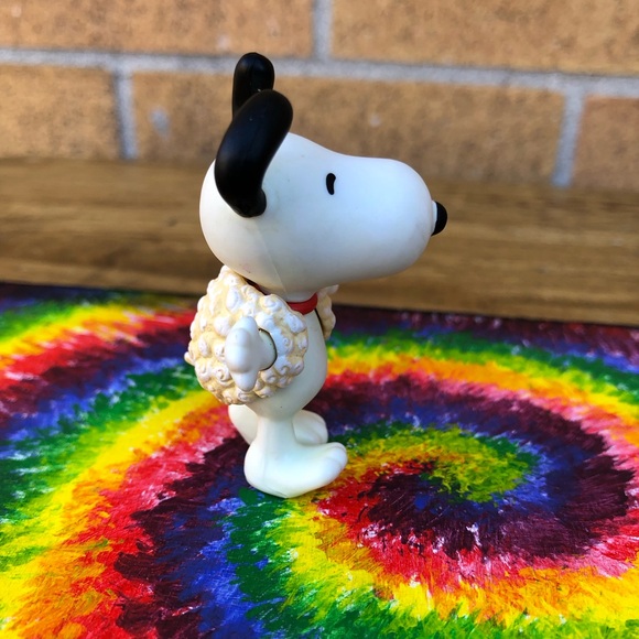 Tiny Snoopy toy PVC Peanuts figurine collectible - Picture 4 of 11